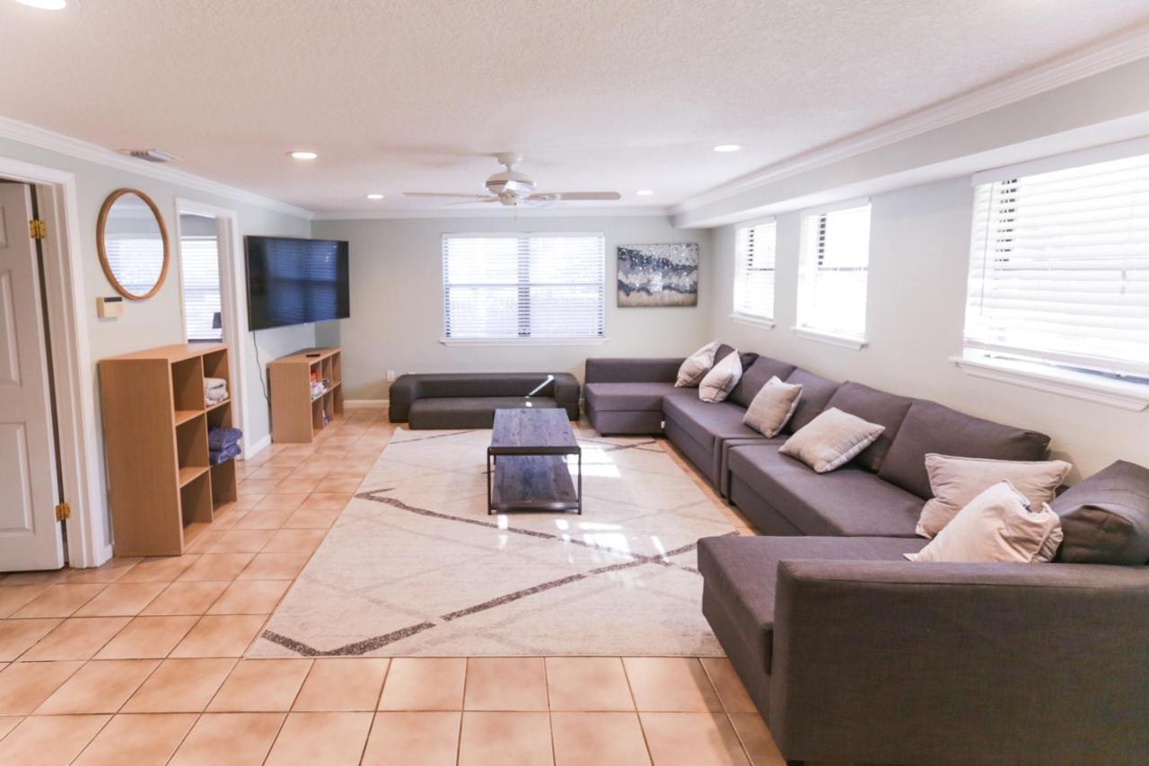Pool & Hot Tub Home W Game Room! 1 Mile To Beach! แจ็กสันวิลล์บีช ภายนอก รูปภาพ